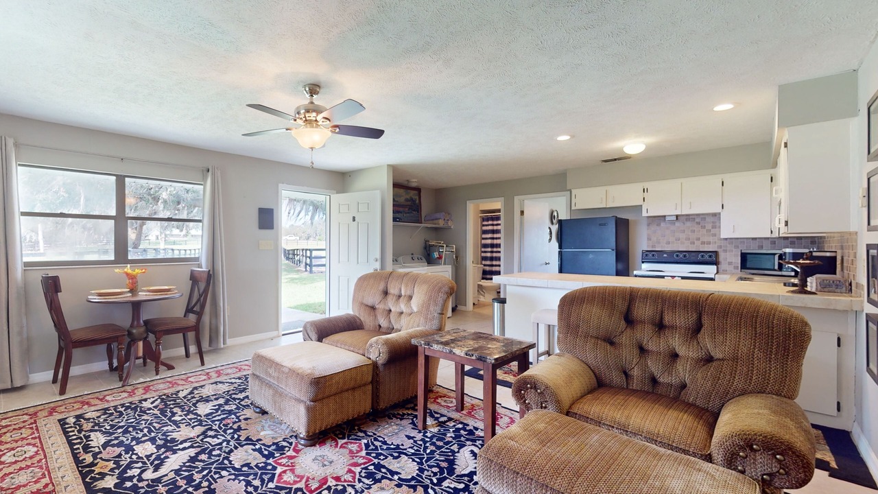 Photo of Livingroom in Micanopy