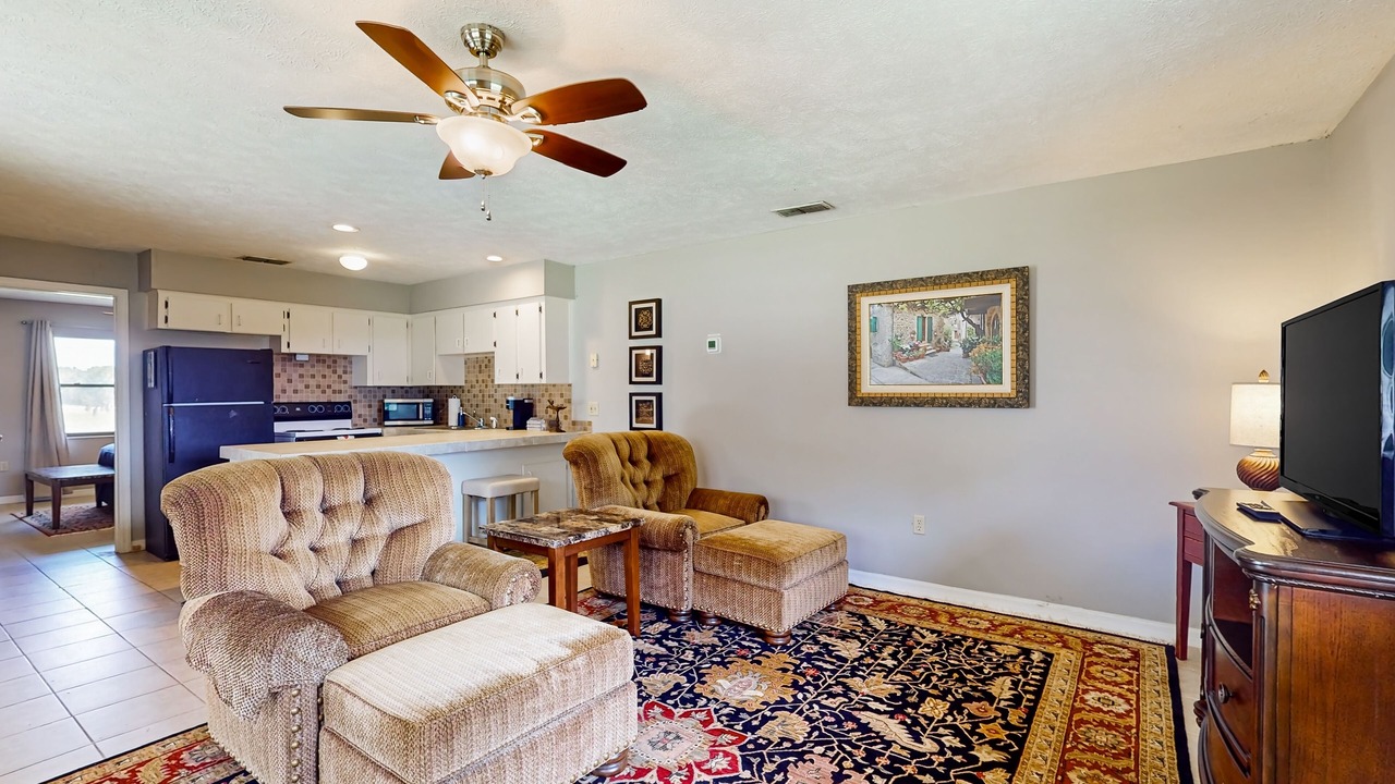 Photo of Livingroom in Micanopy