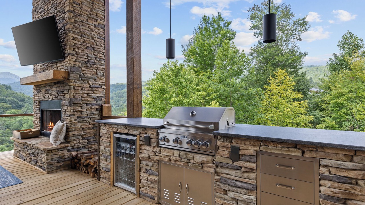Photo of Patio Balcony in Cherry Log