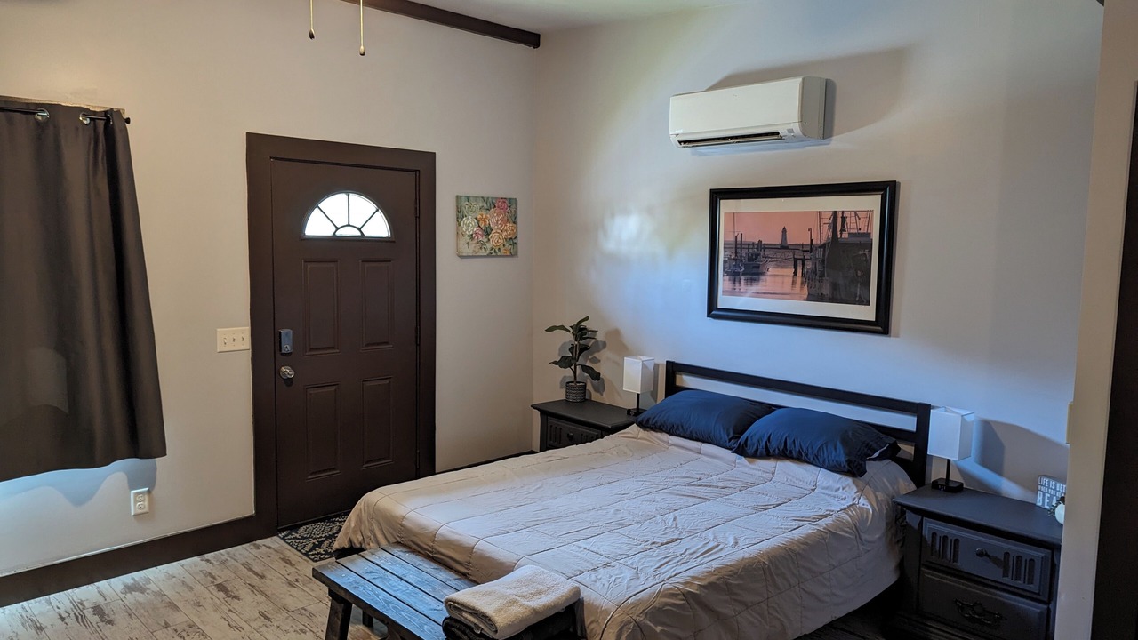 Photo of Bedroom in Midtown