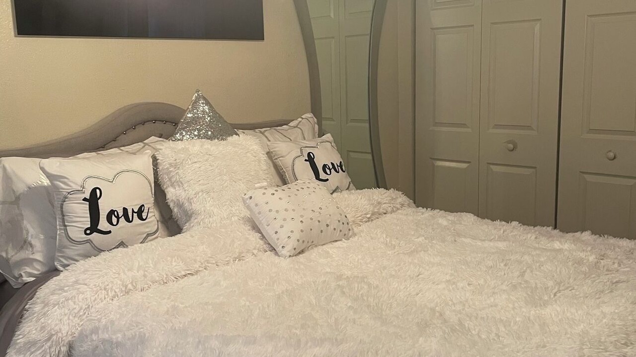 Photo of Bedroom in Ludlam