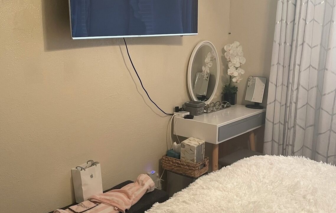 Photo of Bedroom in Ludlam