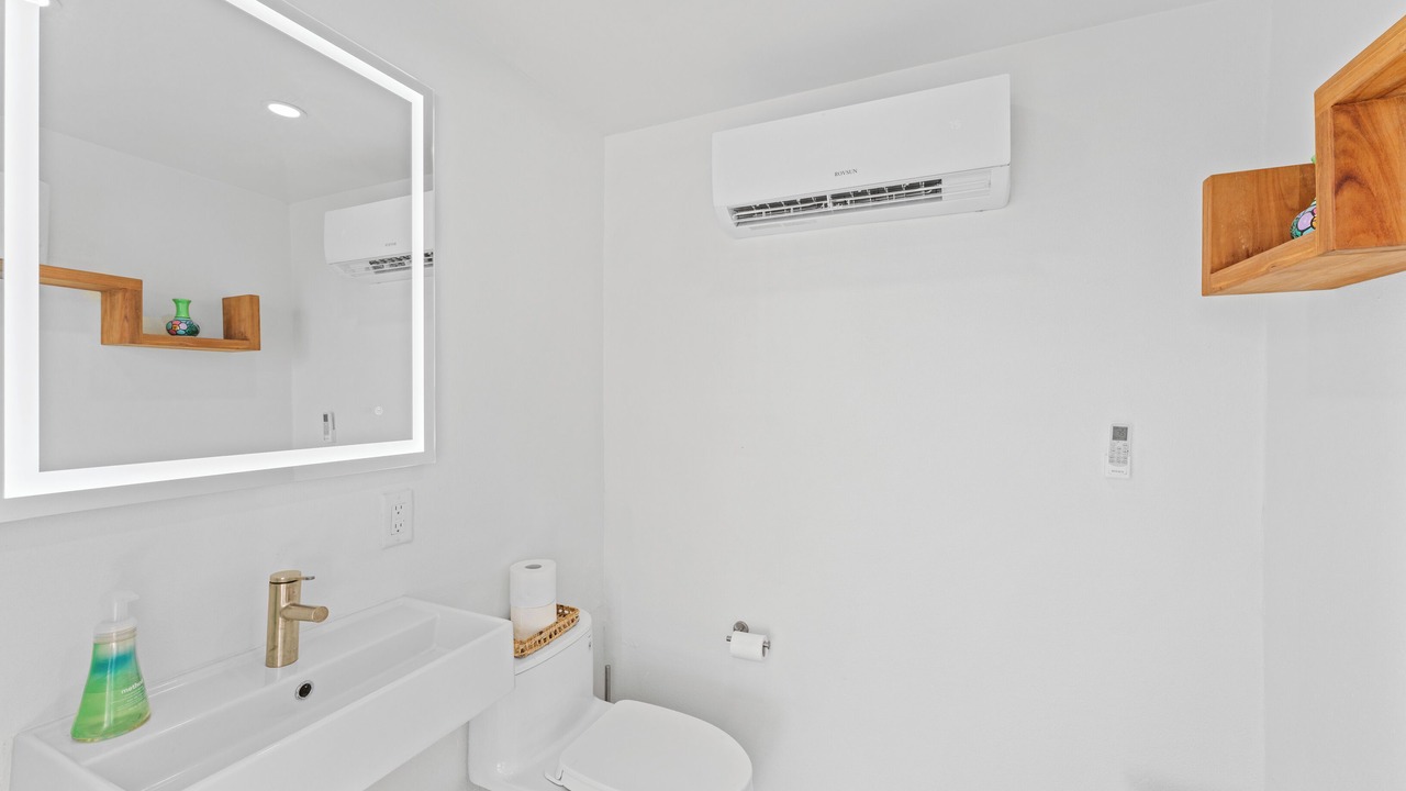 Photo of Bathroom in Islamorada
