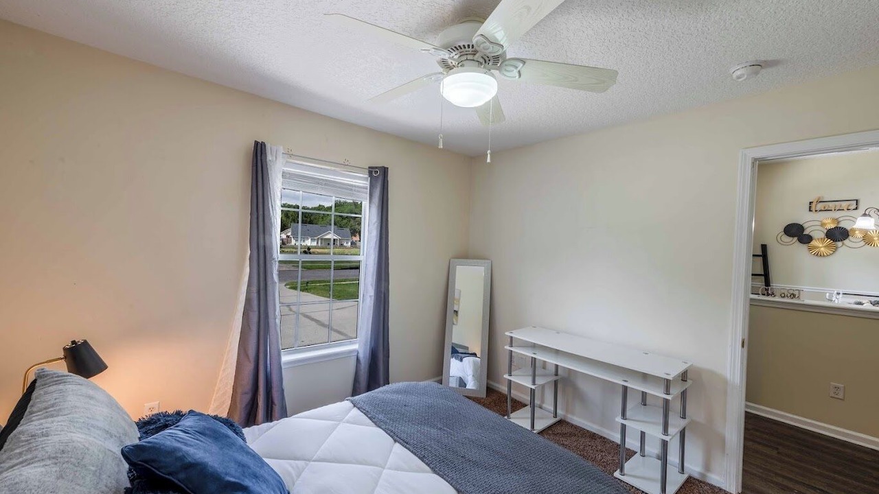 Photo of Bedroom in Oak Hill
