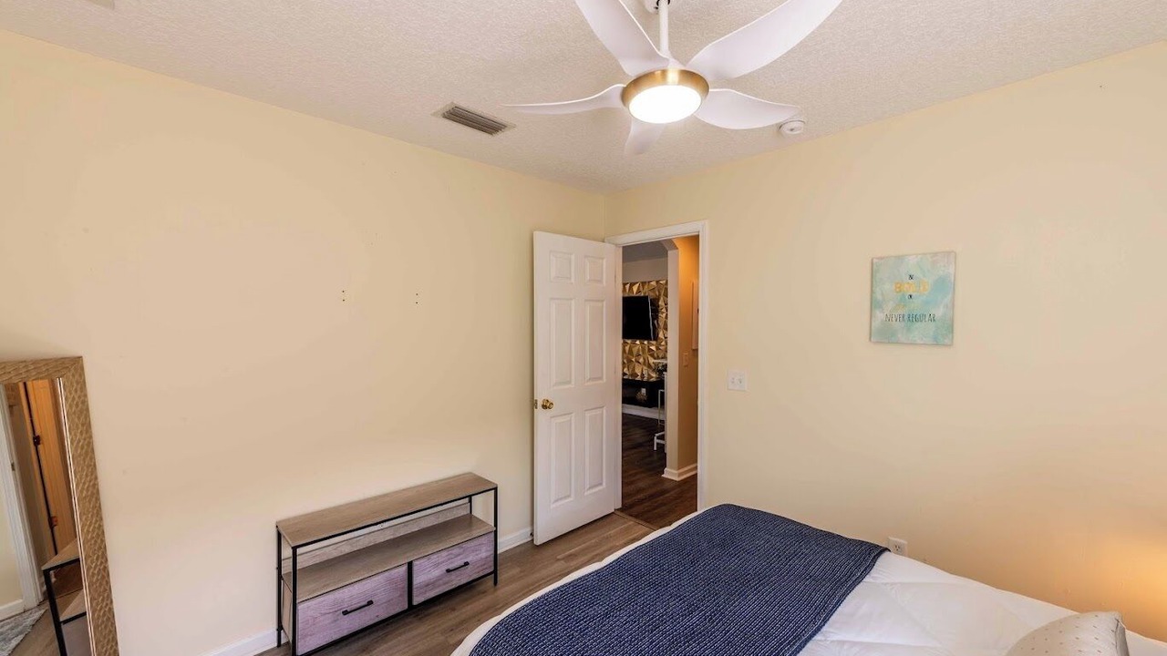 Photo of Bedroom in Oak Hill