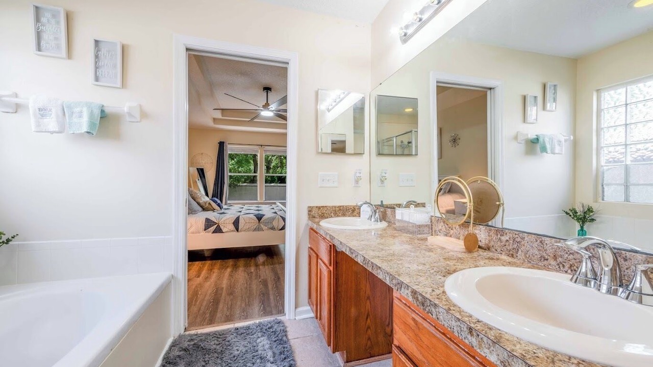 Photo of Bathroom in Oak Hill