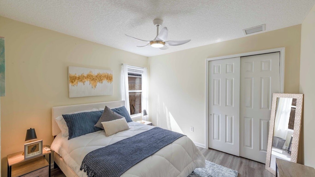 Photo of Bedroom in Oak Hill