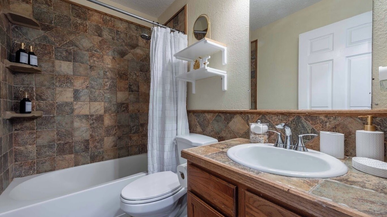 Photo of Bathroom in Oak Hill