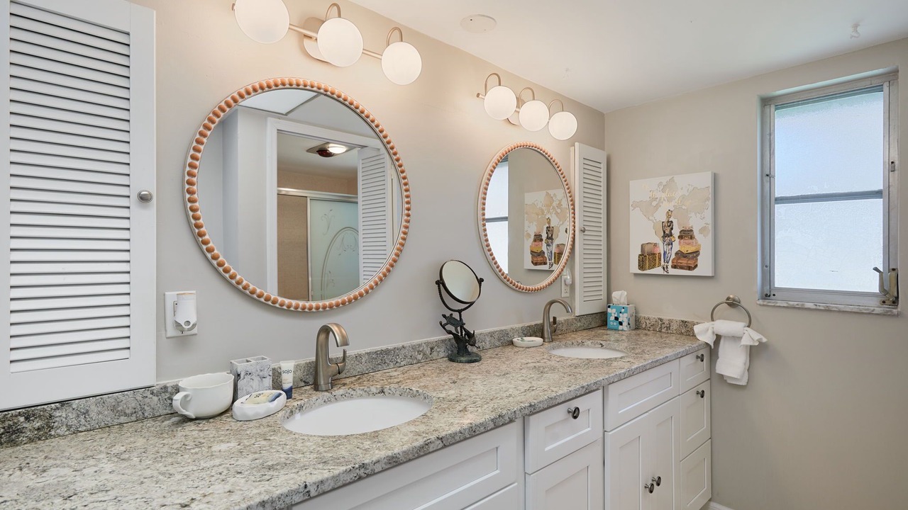 Photo of Bathroom in Iona Shores