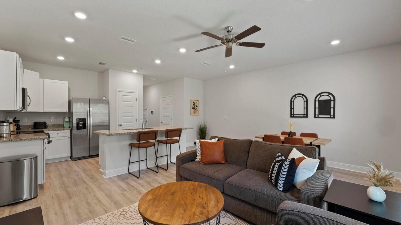 Photo of Livingroom in Ferry Pass