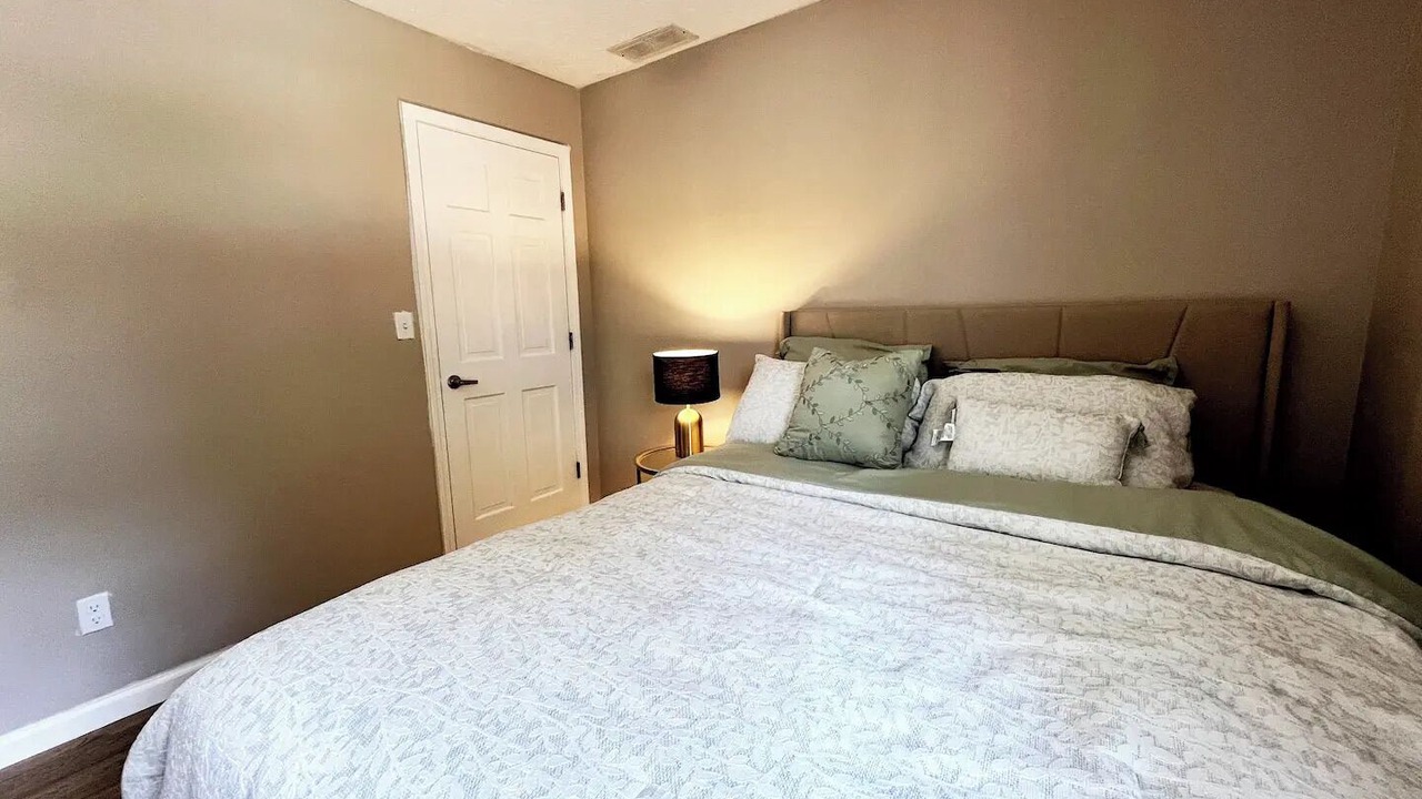 Photo of Bedroom in Stone Mountain
