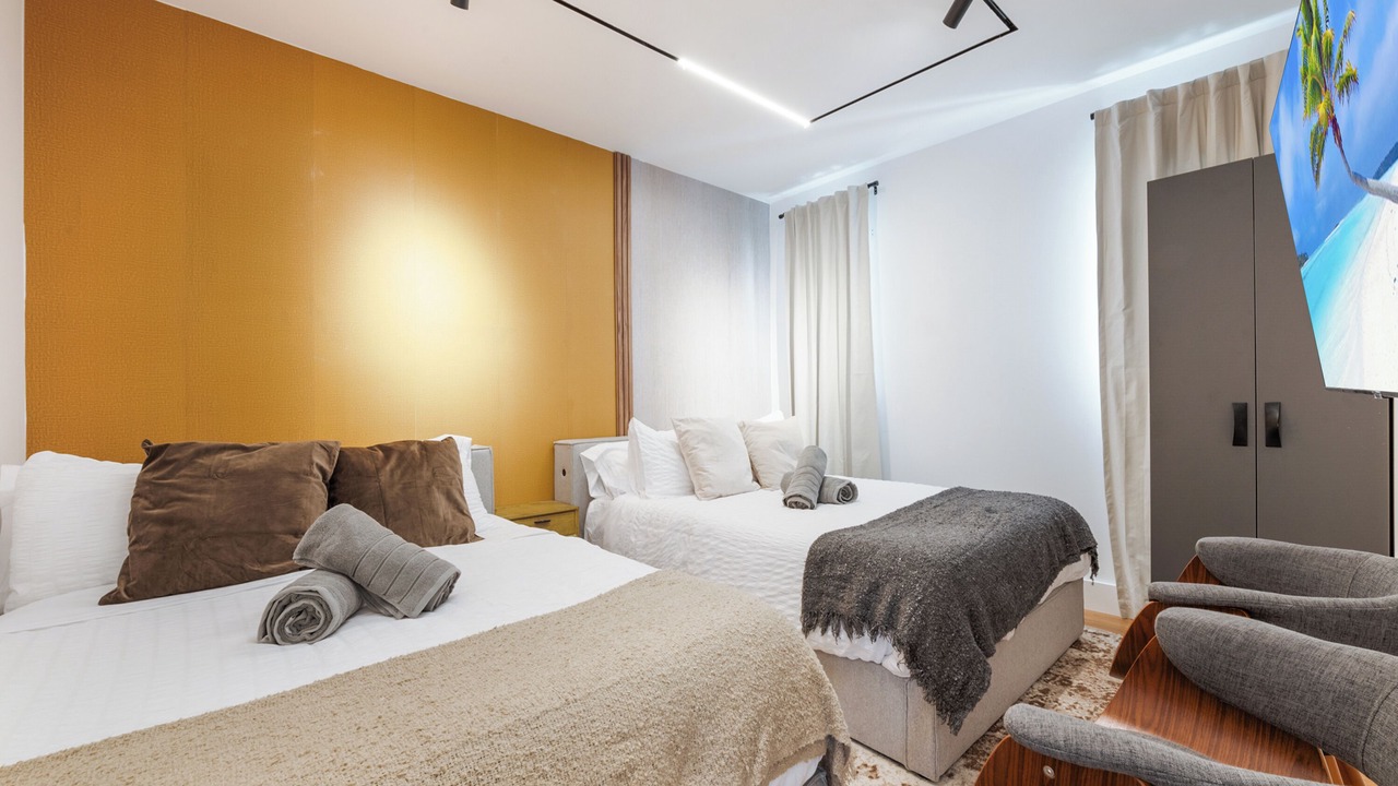 Photo of Bedroom in Ludlam