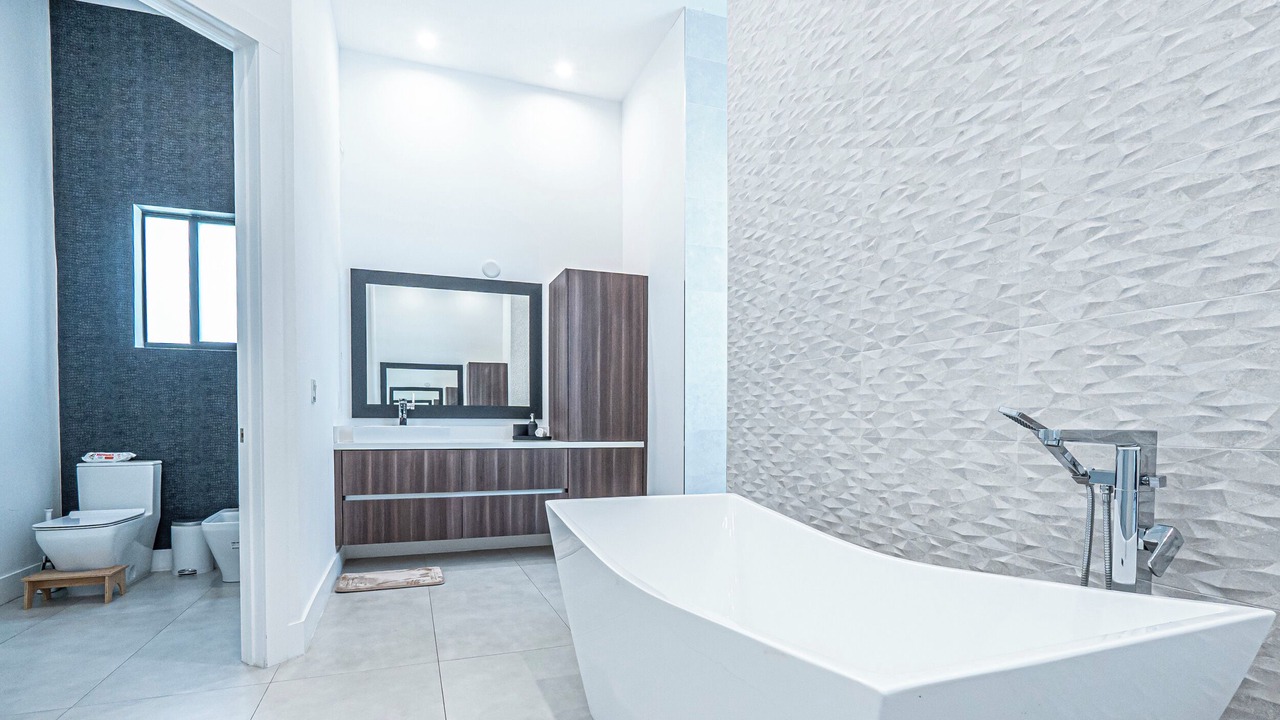 Photo of Bathroom in Southwest Ranches
