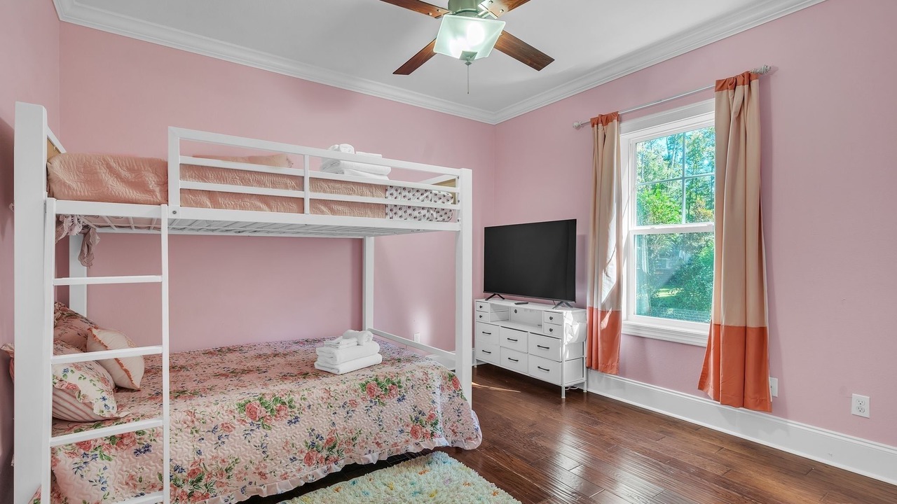 Photo of Bedroom in Killearn Lakes