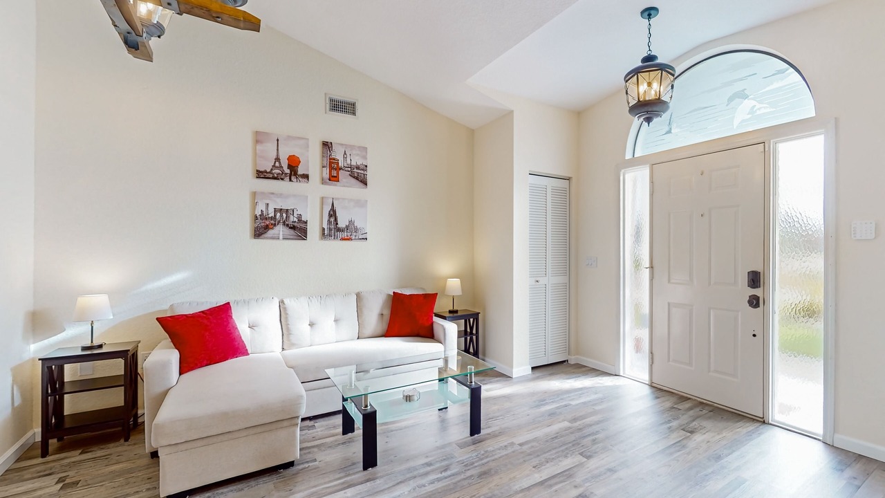 Photo of Livingroom in Gulf Cove