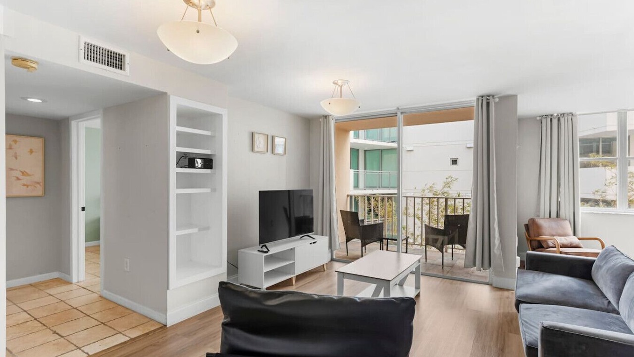 Photo of Livingroom in Bay Harbor Islands