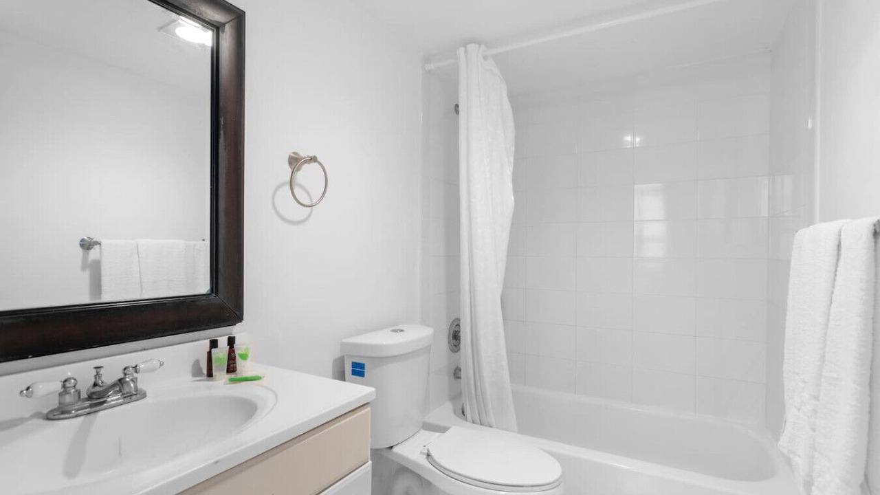 Photo of Bathroom in Bay Harbor Islands