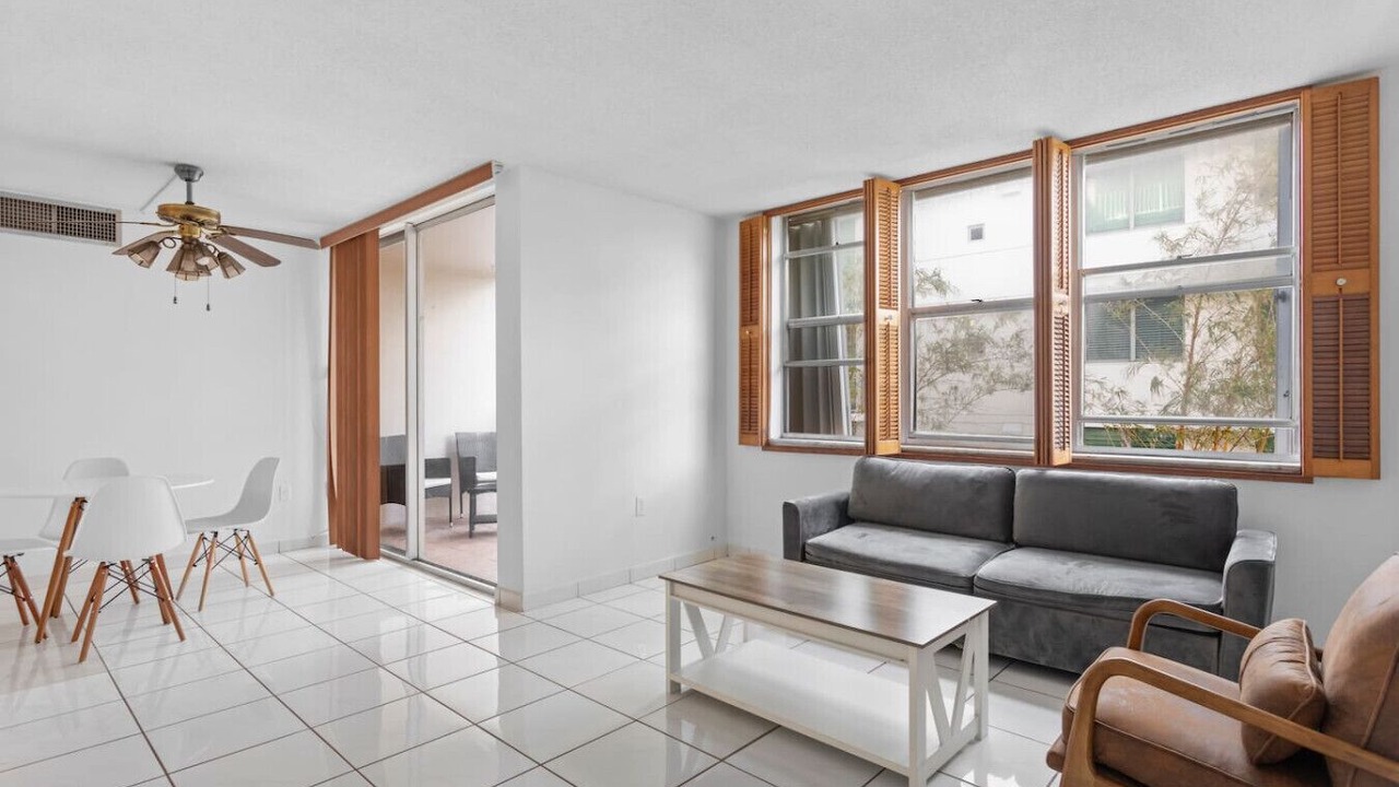Photo of Livingroom in Bay Harbor Islands