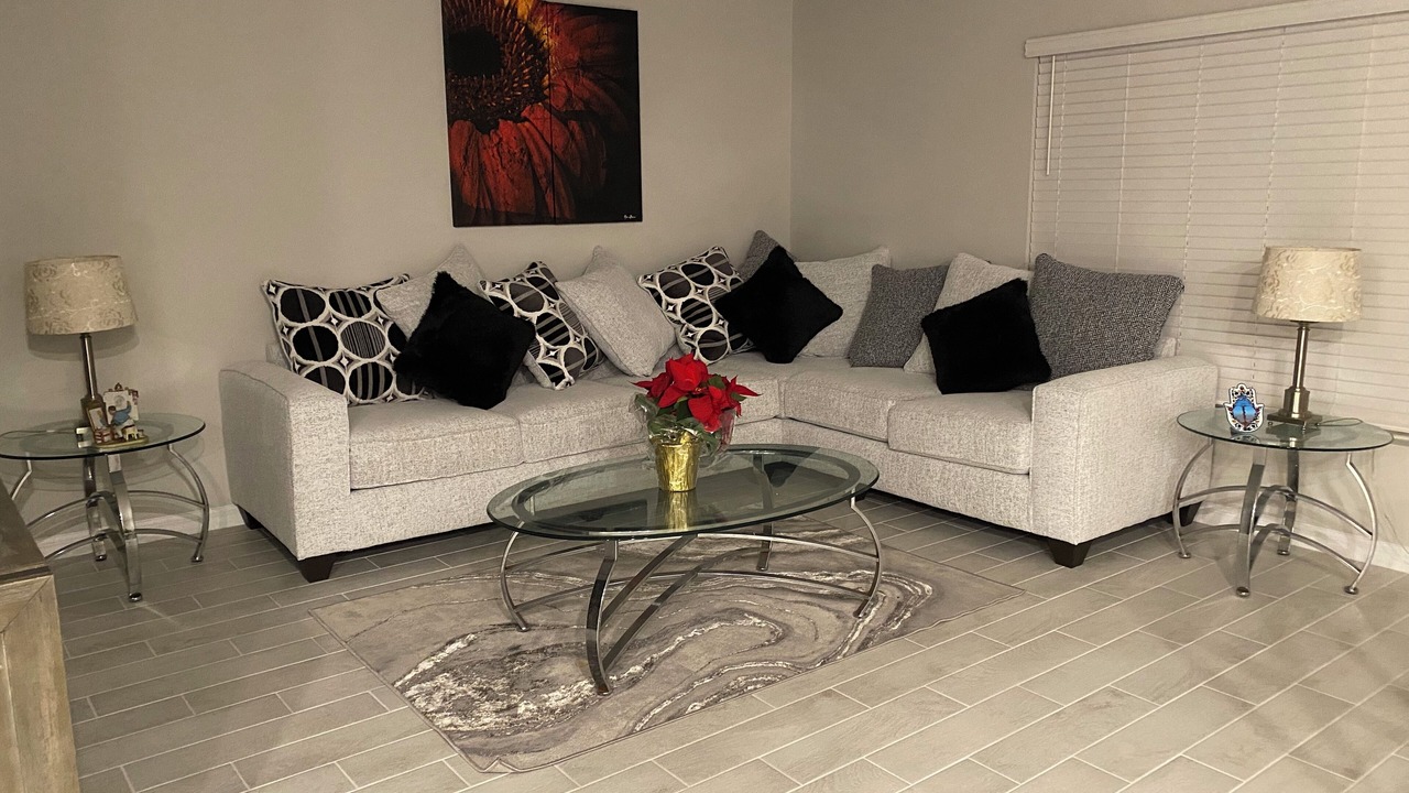 Photo of Livingroom in Gulf Cove