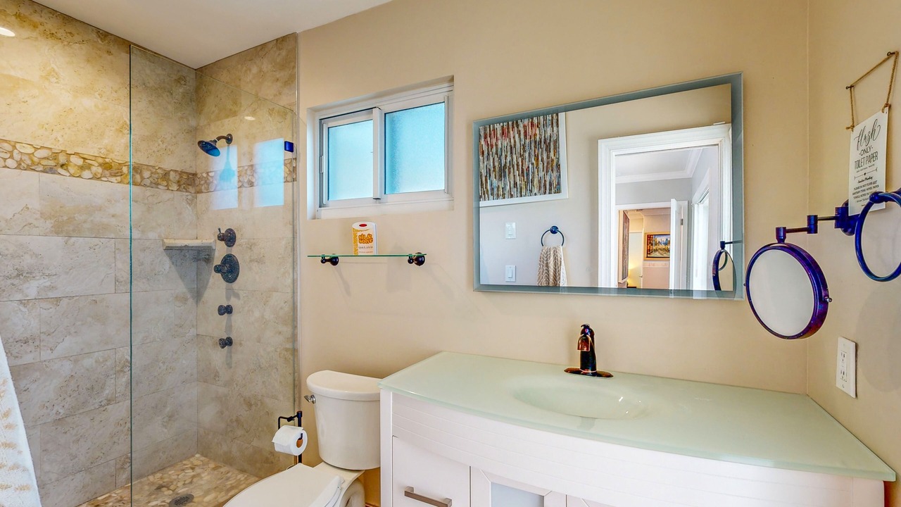 Photo of Bathroom in Nautilus Isle
