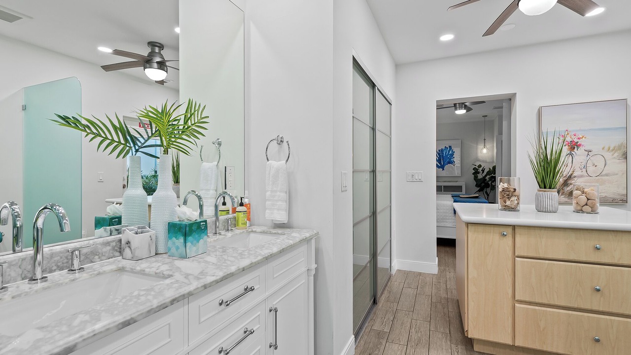 Photo of Bathroom in Poinsettia Heights