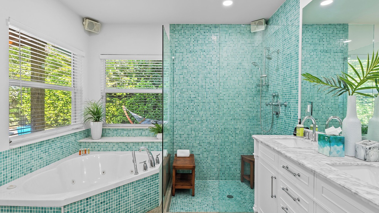 Photo of Bathroom in Poinsettia Heights