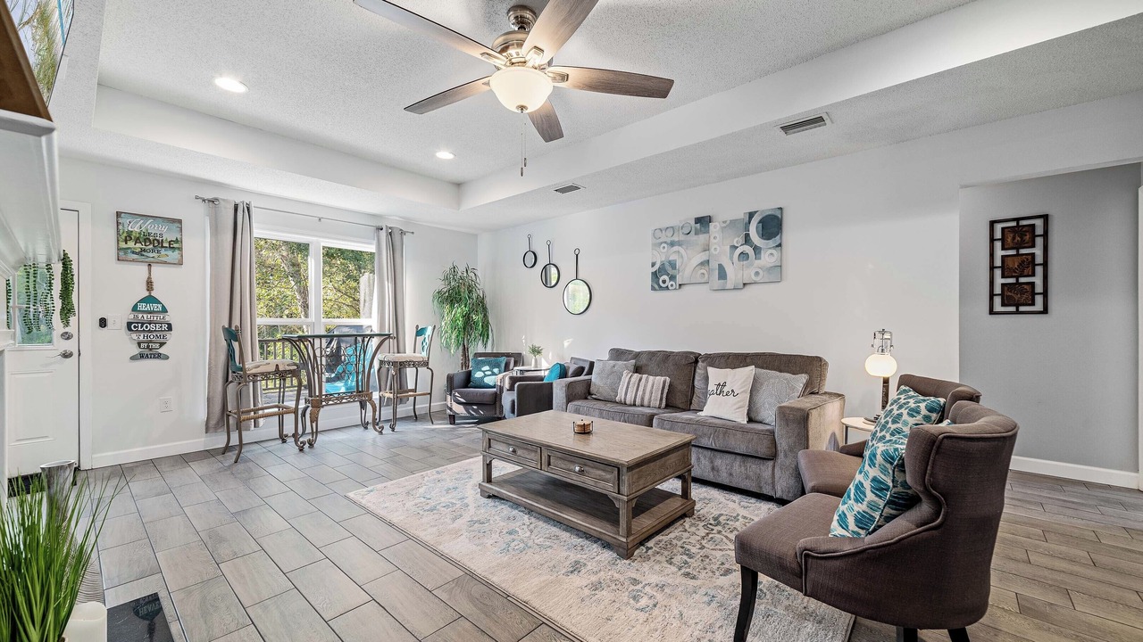 Photo of Livingroom in River Trace