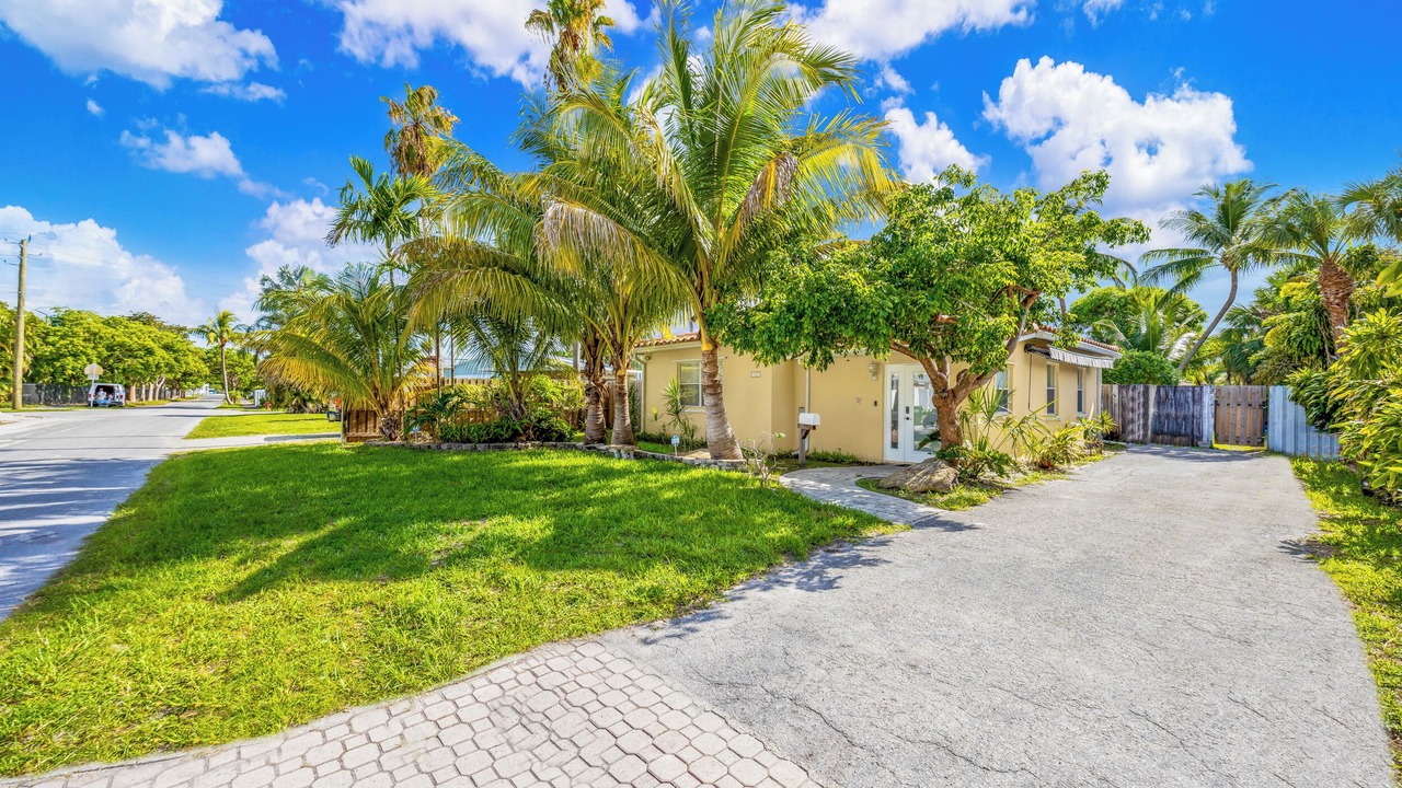 Photo of Outdoor in Poinsettia Heights