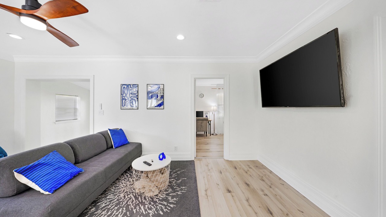 Photo of Livingroom in Poinsettia Heights