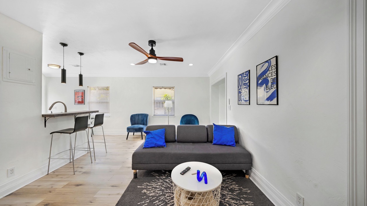 Photo of Livingroom in Poinsettia Heights