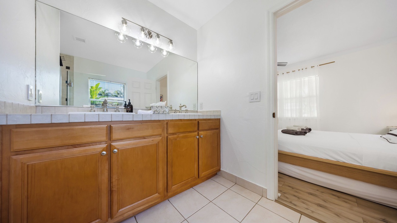 Photo of Bathroom in Poinsettia Heights