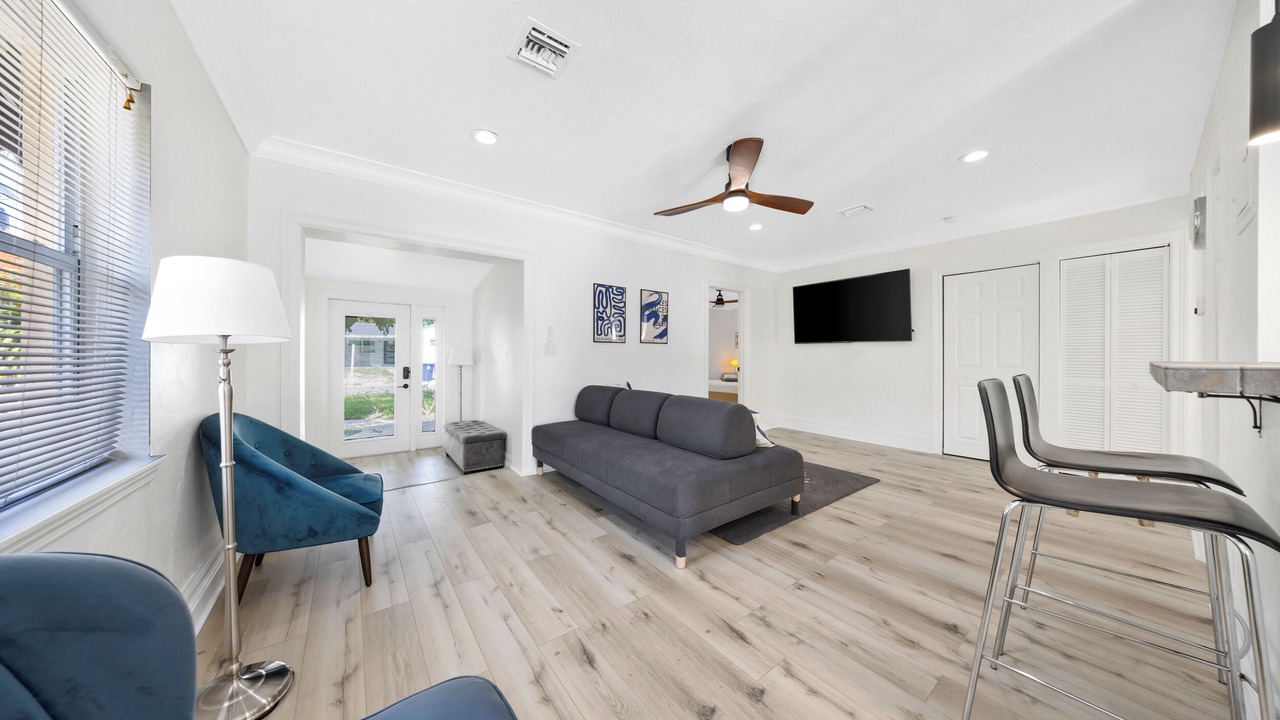 Photo of Livingroom in Poinsettia Heights