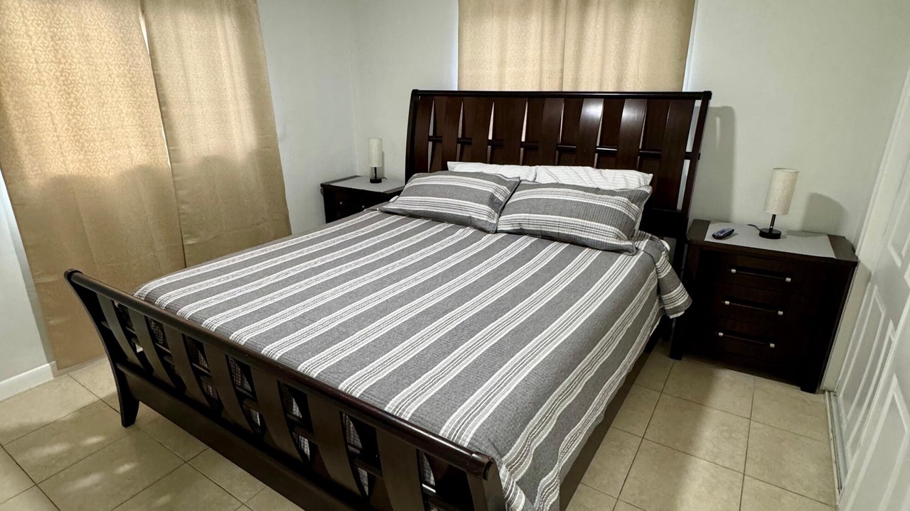 Photo of Bedroom in North Central Hollywood
