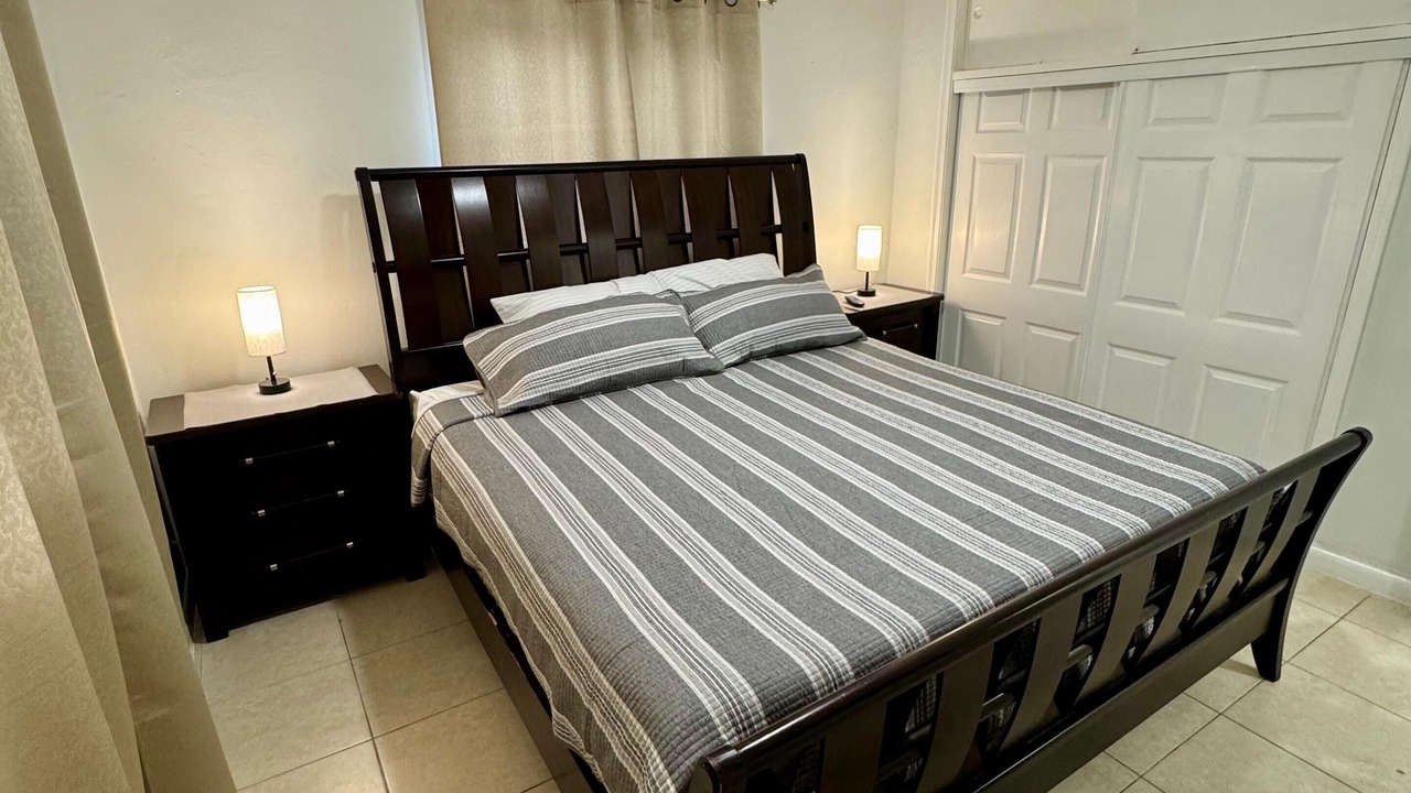 Photo of Bedroom in North Central Hollywood