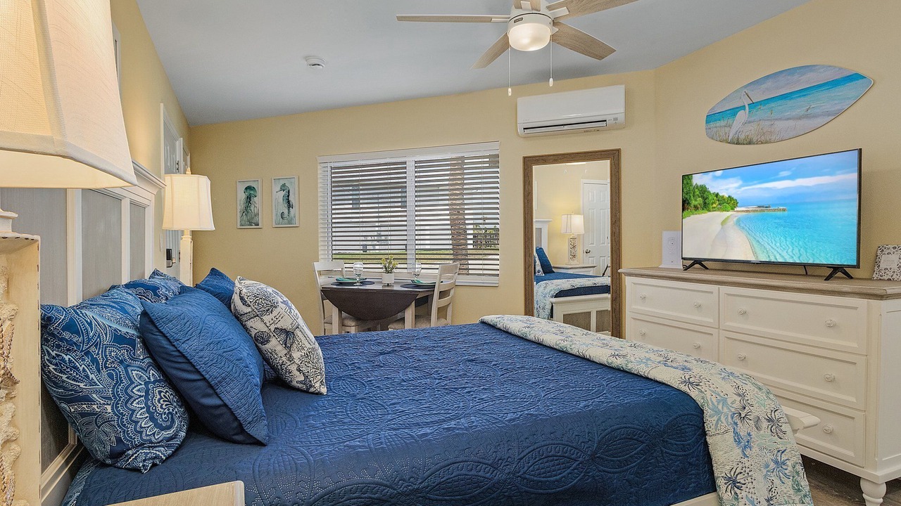 Photo of Bedroom in Mid Island