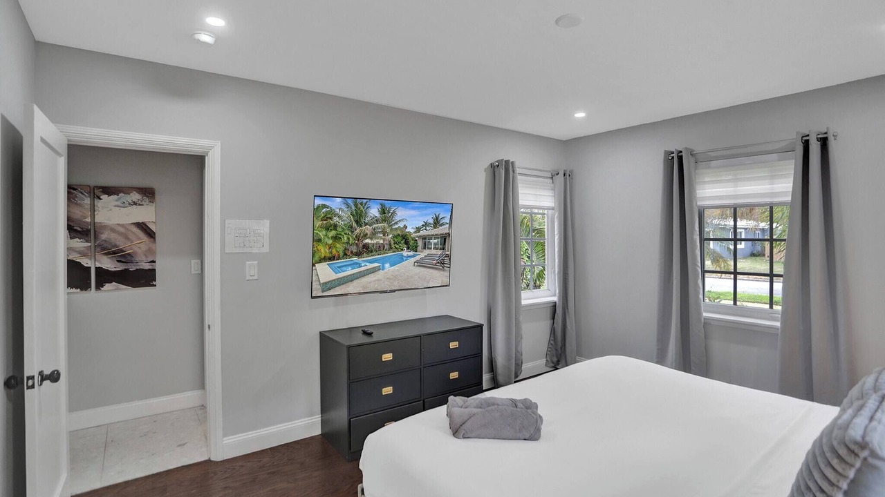 Photo of Bedroom in South Lake