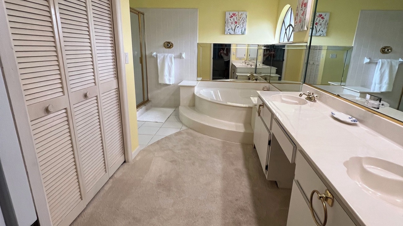 Photo of Bathroom in Kings Lake