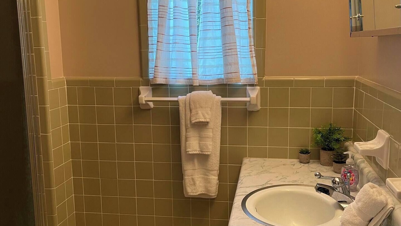 Photo of Bathroom in Abbeville