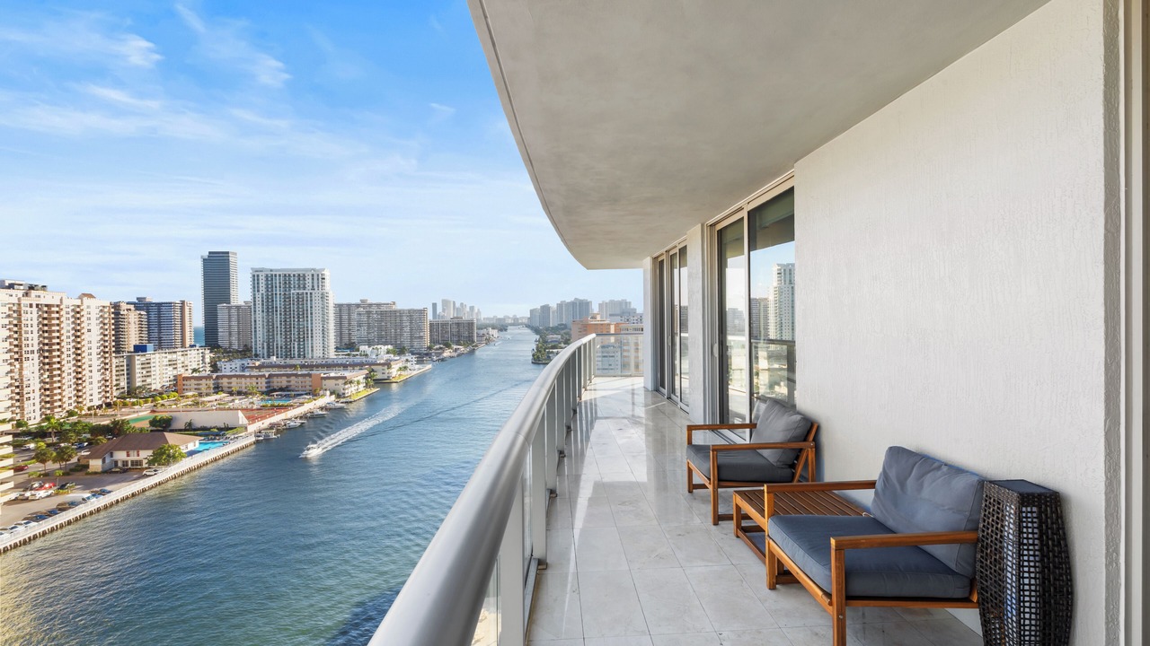 Photo of Outdoor in Hallandale Beach