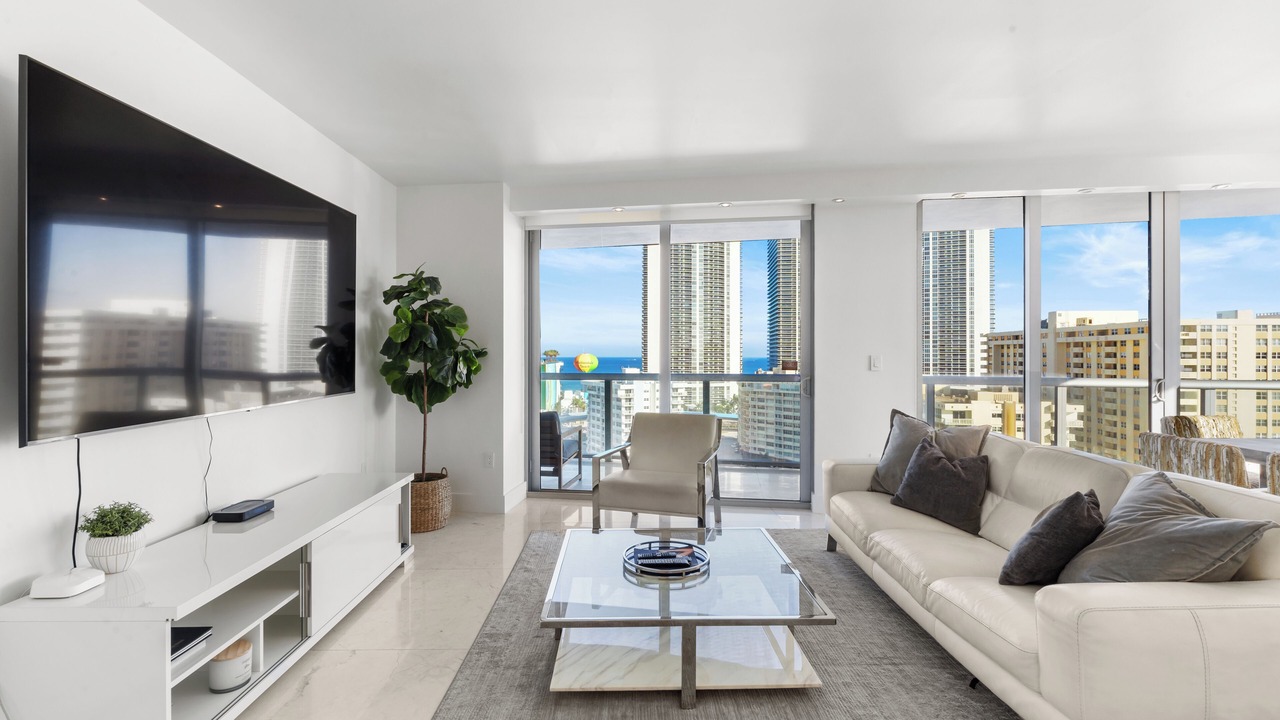 Photo of Livingroom in Hallandale Beach