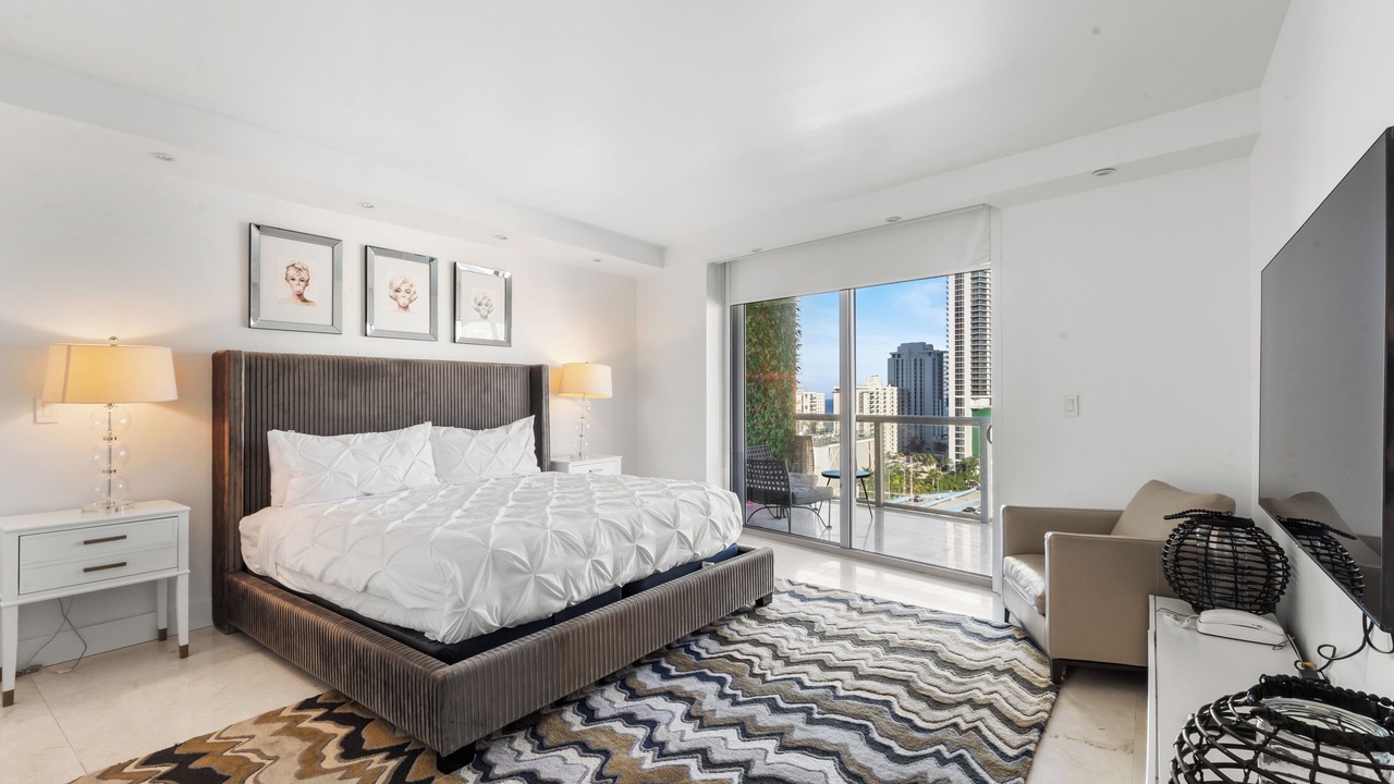 Photo of Bedroom in Hallandale Beach