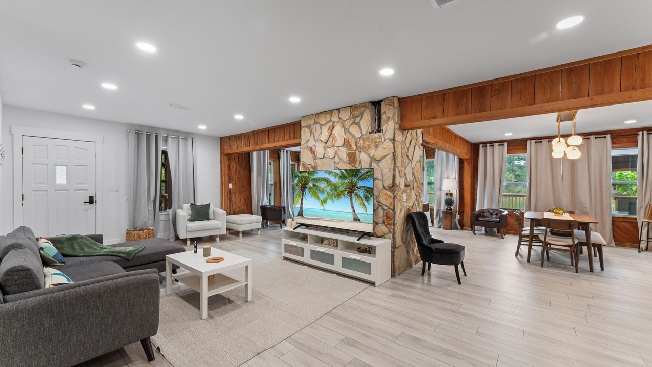 Photo of Livingroom in Orange Park