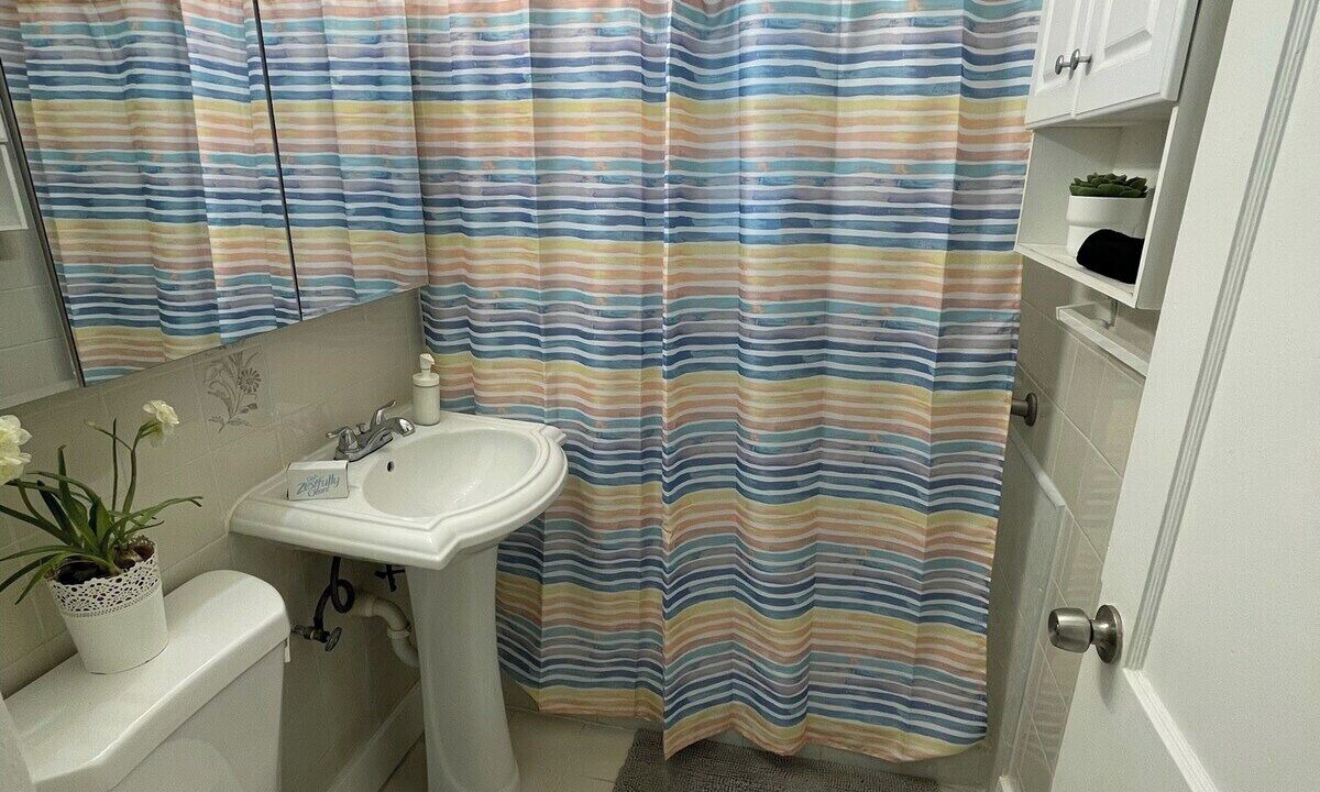Photo of Bathroom in Coral Way