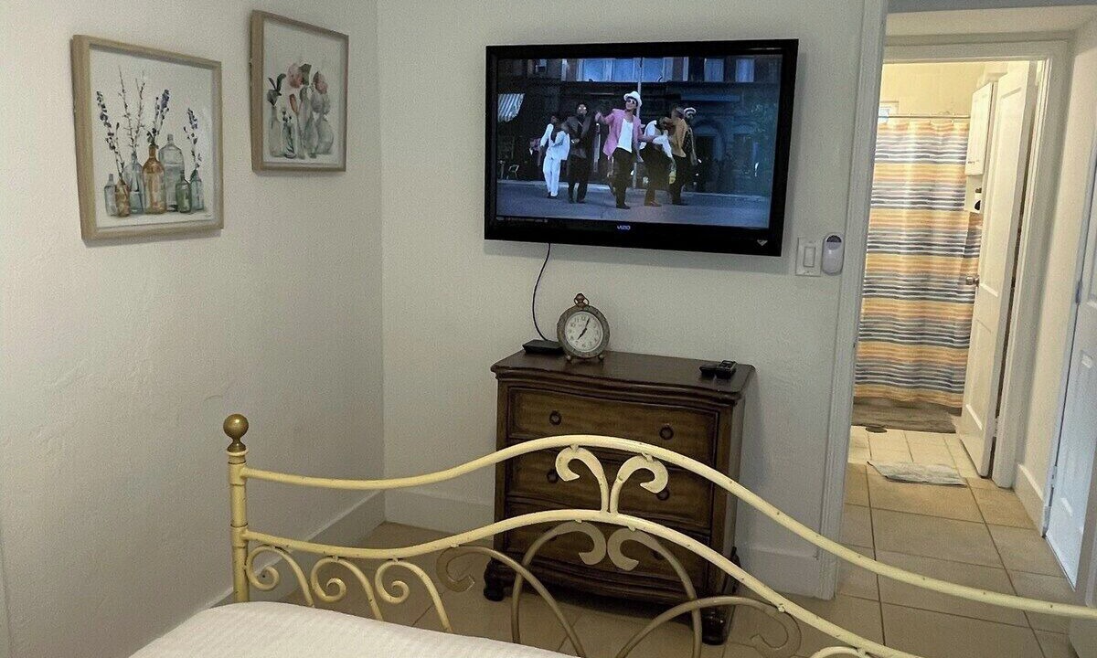 Photo of Bedroom in Coral Way