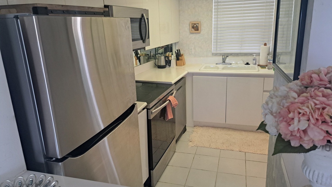 Photo of Kitchen in Santa Barbara Estates