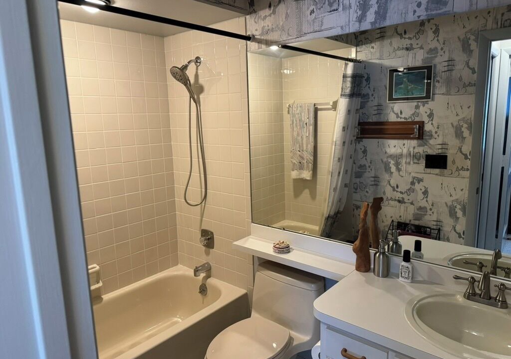 Photo of Bathroom in Bayou Oaks