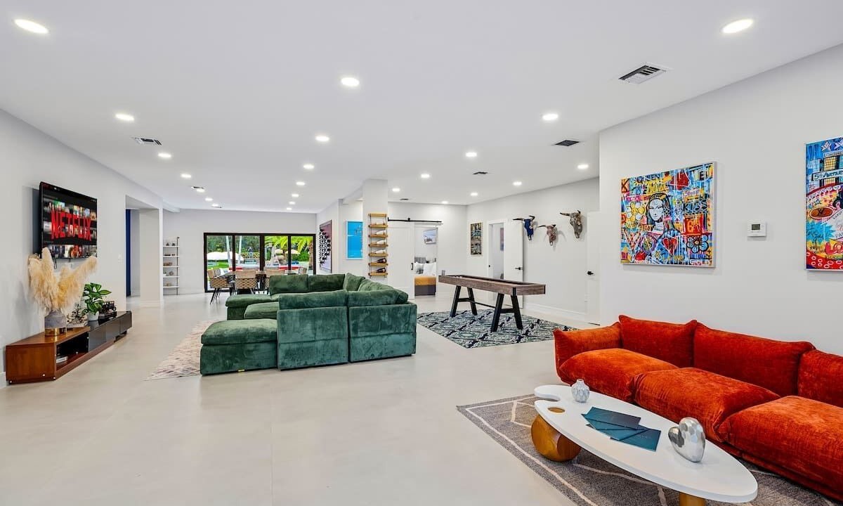 Photo of Livingroom in Golden Glades