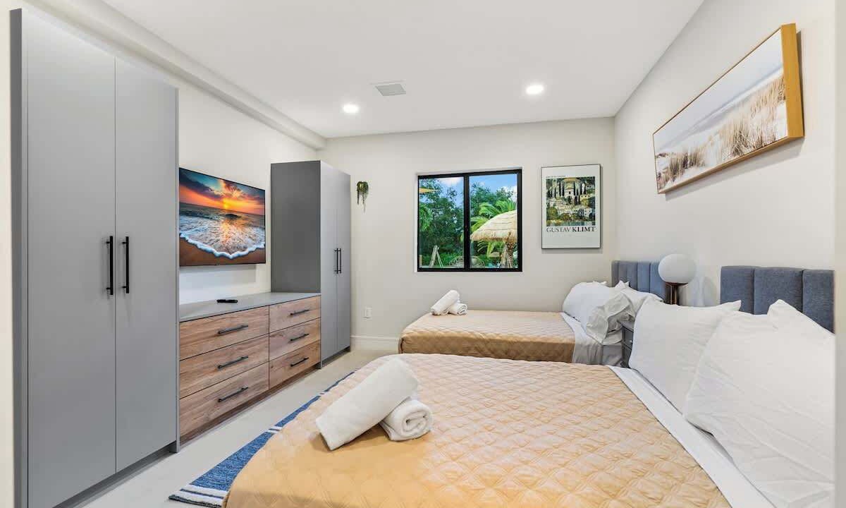 Photo of Bedroom in Golden Glades