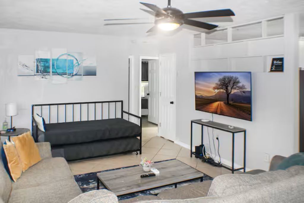 Photo of Livingroom in South Pinellas Community Council