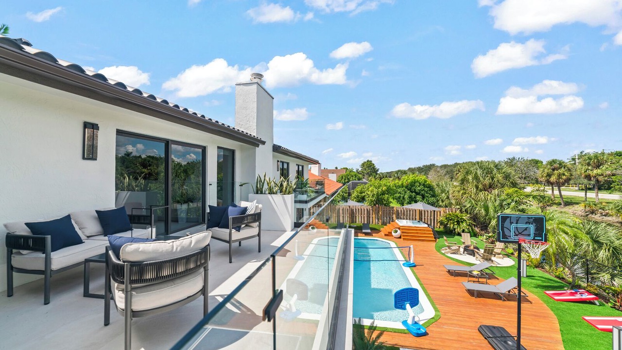Photo of Patio Balcony in Country Club